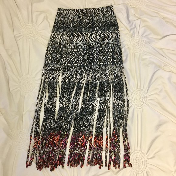 Patterned Maxi Fringe Skirt - Picture 5 of 5